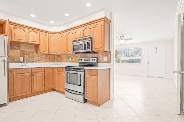 Doria, 2175 NE 56th St #110, Fort Lauderdale, Florida 33308, image 1