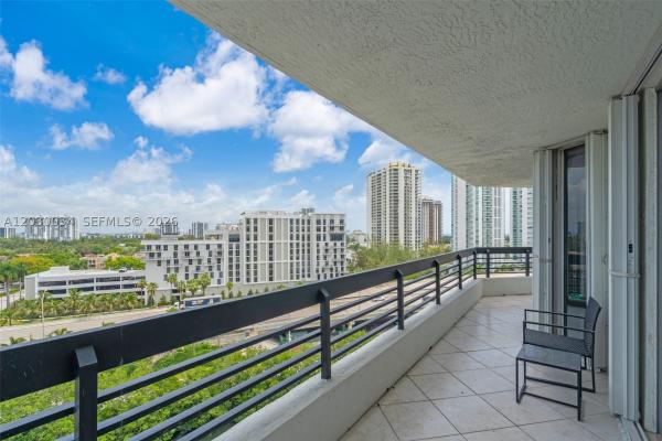 Mystic Pointe Tower 400, 3500 Mystic Pointe Dr #1205, Aventura, Florida 33180, image 2