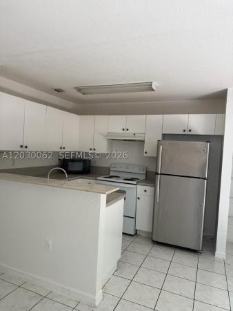 Washington Court Villas, 136 Hidden Court Rd #22-D, Hollywood, Florida 33023, image 3