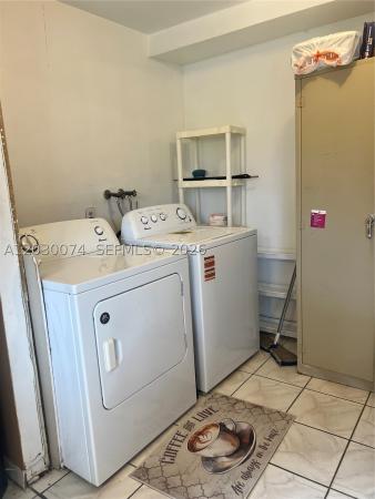Fulford Highlands, 250 NE 160th St, Golden Glades, Florida 33162, image 1
