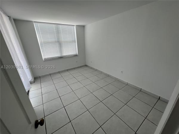 The Greynolds Park Club, 17890 W Dixie Hwy #502, North Miami Beach, Florida 33160, image 2
