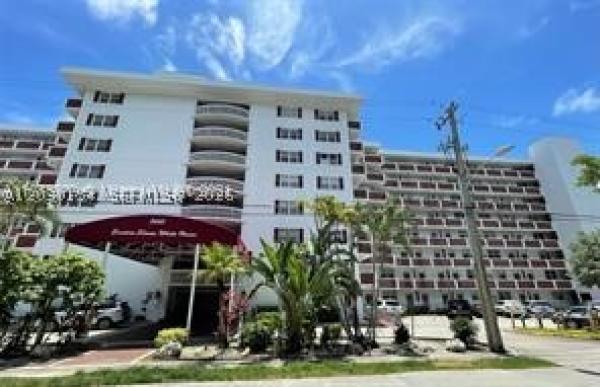 Eastern Shores White House, 3660 NE 166th St #611, North Miami Beach, Florida 33160, image 3