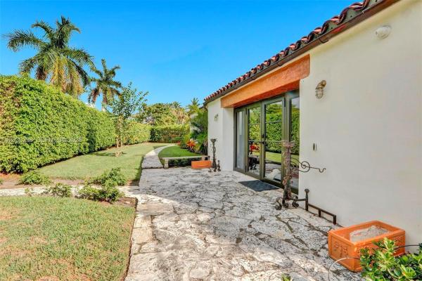 Beach View, 6350 Pinetree Dr, Miami Beach, Florida 33141, image 1