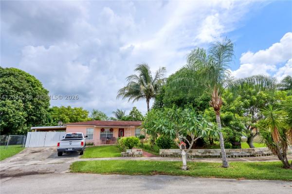 15825 SW 305th Ter, Homestead, Florida 33033, image 2