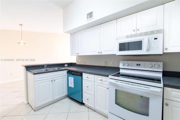 La Via, 9650 NW 2nd St #4304, Pembroke Pines, Florida 33024, image 1