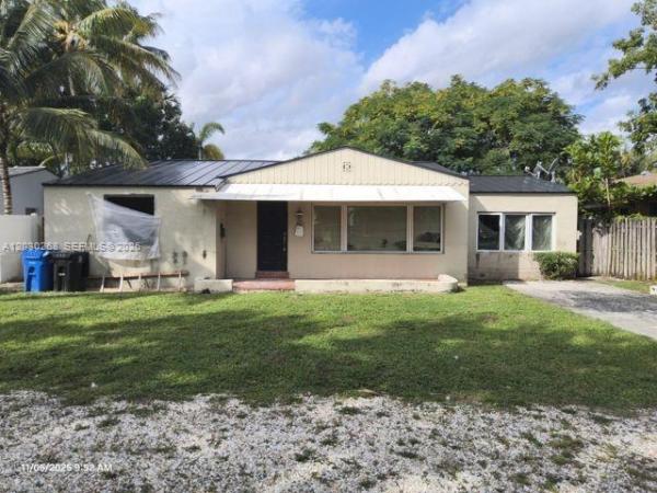 Victoria Courts, 735 NE 17th Ter, Fort Lauderdale, Florida 33304, image 1