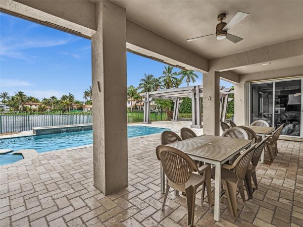 Silvercrest North, 8052 NW 161st Ter, Miami Lakes, Florida 33016, image 2