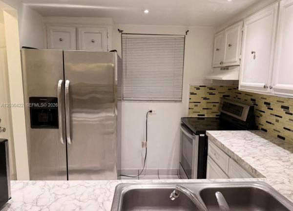 Son Vida, 1035 W 77th St #211, Hialeah, Florida 33014, image 1