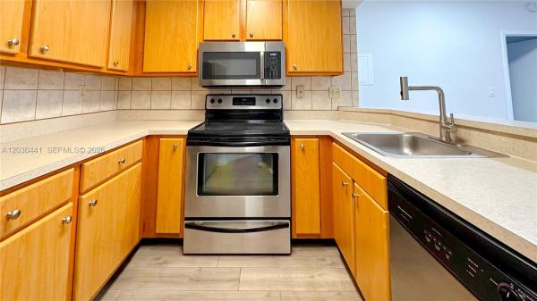 Marina Oaks, 2445 SW 18th Ter #107, Fort Lauderdale, Florida 33315, image 1