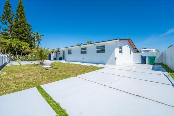 11851 SW 181st St, Unincorporated Dade County, Florida 33177, image 1