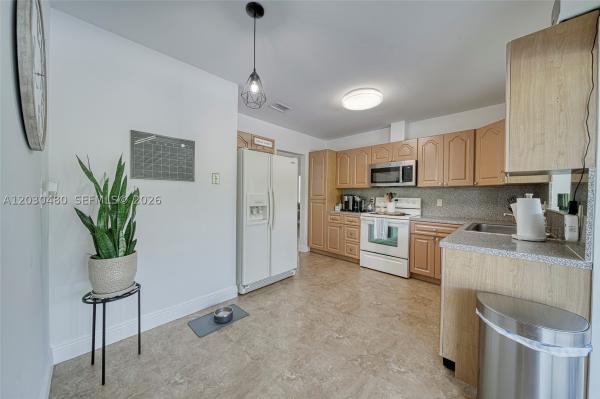 10600 SW 80th Ct, Unincorporated Dade County, Florida 33156, image 2