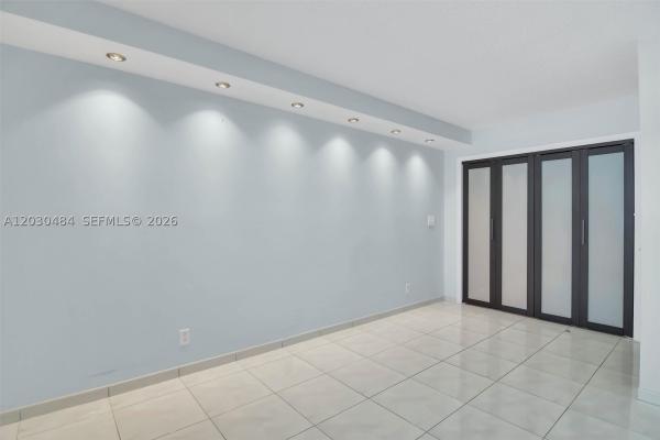 Venetian Park East, 812 NE 26th Ave, Hallandale Beach, Florida 33009, image 1
