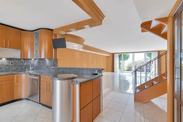Venetian Park East, 812 NE 26th Ave, Hallandale Beach, Florida 33009, image 2
