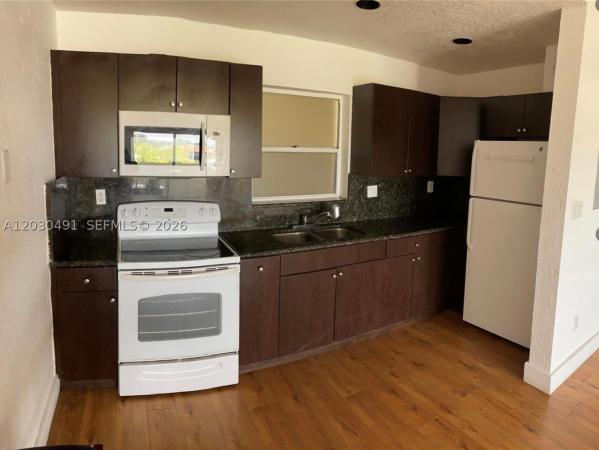 7410 SW 82nd St #K401, Unincorporated Dade County, Florida 33143, image 2