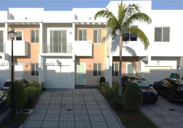 7221 NW 103rd Path, Doral, Florida 33178, image 1