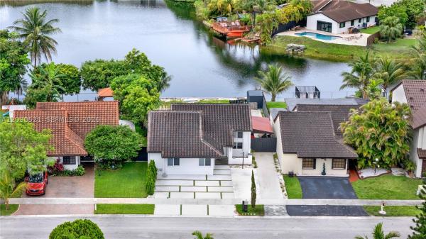 6661 SW 127th Path, Unincorporated Dade County, Florida 33183, image 2