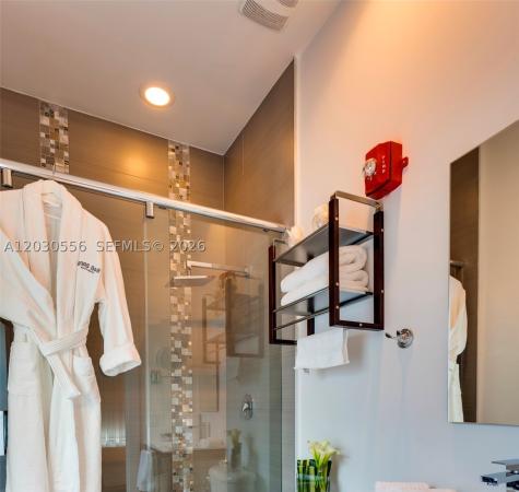 Ocean Beach, 711 Lenox Ave, Miami Beach, Florida 33139, image 2