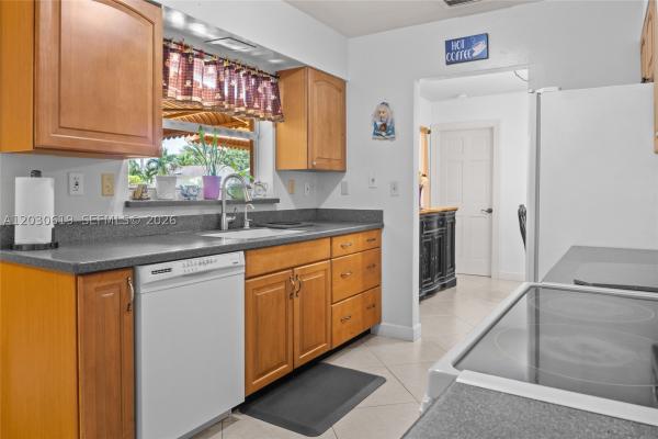 Westwood 17, 7617 NW 66th Ter, Tamarac, Florida 33321, image 2