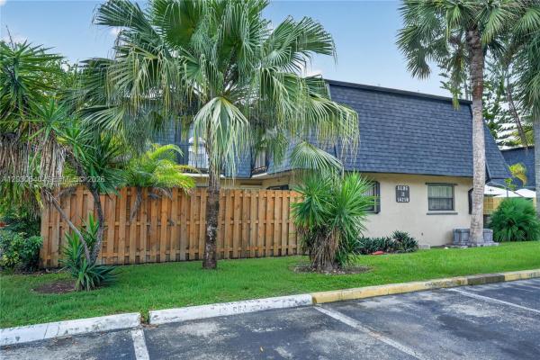 14250 SW 94th Cir Ln #104-31, Unincorporated Dade County, Florida 33186, image 1