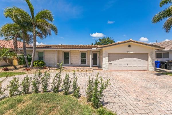 Imperial Point, 6341 NE 22nd Ave, Fort Lauderdale, Florida 33308, image 1