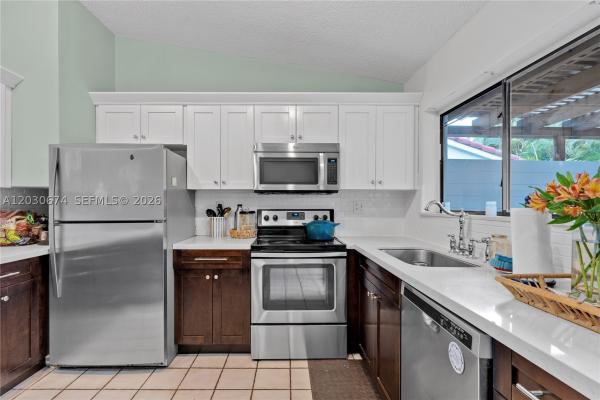 15139 SW 92nd Ter, Unincorporated Dade County, Florida 33196, image 2