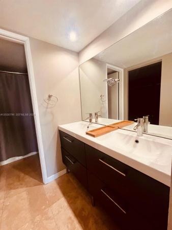 Charter Club, 600 NE 36th St #417, Miami, Florida 33137, image 1