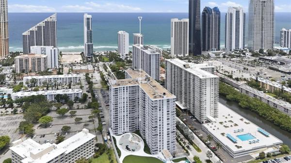 Winston Towers 400, 231 174th St #901, Sunny Isles Beach, Florida 33160, image 1