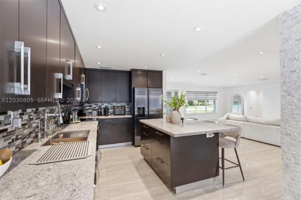 19040 S Saint Andrews Dr, Hialeah, Florida 33015, image 3