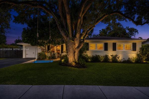 10421 SW 107th St, Unincorporated Dade County, Florida 33176, image 1