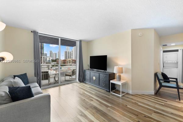 1800 Biscayne Plaza, 275 NE 18th St #710, Miami, Florida 33132, image 3
