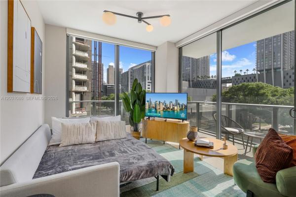 11 NE 6th St #301, Miami, Florida 33132, image 1
