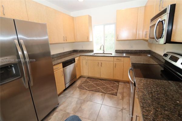 Wilton Walk Townhomes, 609 NE 28th St #1, Wilton Manors, Florida 33334, image 2