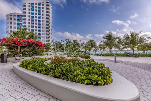 Flamingo South Beach, 1500 Bay Rd #718S, Miami Beach, Florida 33139, image 1