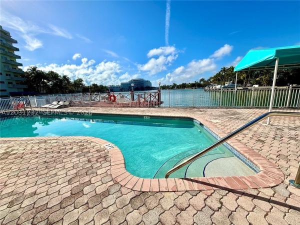 Miami Beach, Florida 33140, image 2