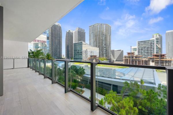 Reach Brickell City Centre, 68 SE 6th St #910, Miami, Florida 33131, image 3