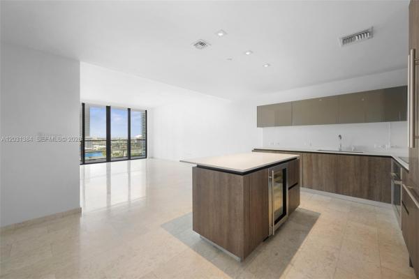 Reach Brickell City Centre, 68 SE 6th St #910, Miami, Florida 33131, image 1