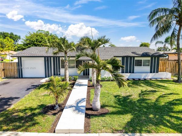 Pasadena Lakes, 9741 NW 5th St, Pembroke Pines, Florida 33024, image 1