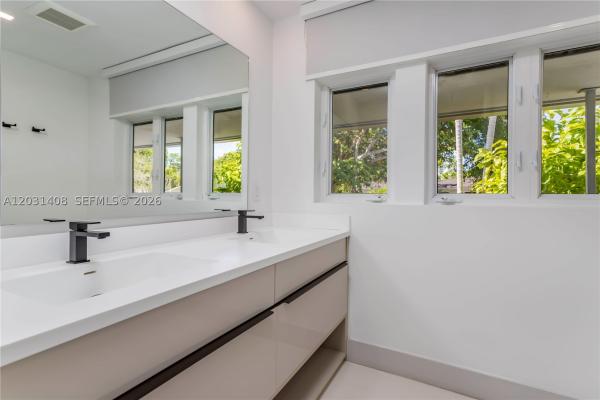 Bay Heights, 301 E Shore Dr E #301, Miami, Florida 33133, image 3