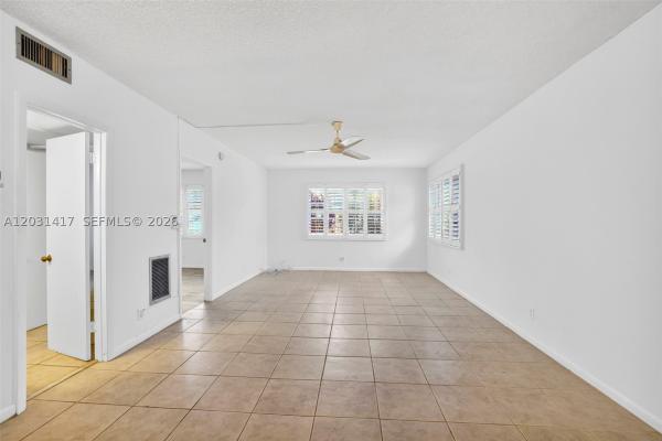 Oakland Grove Village, 649 W Oakland Park Blvd #105A, Oakland Park, Florida 33311, image 3