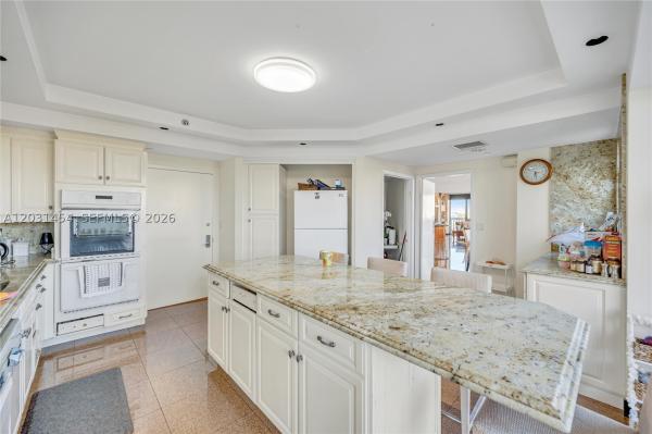 2000 Island Boulevard, 2000 Island Blvd #806, Aventura, Florida 33160, image 2