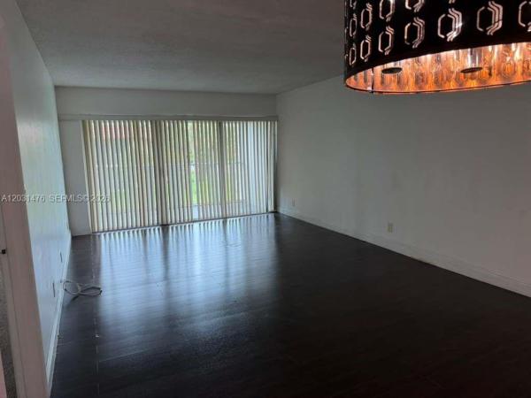 Racquet Club Village, 140 Lakeview Dr #211, Weston, Florida 33326, image 1