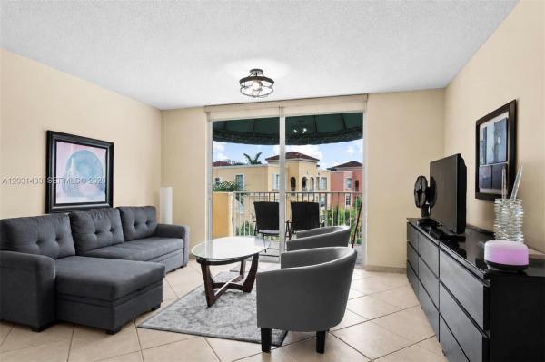 The Yacht Club At Aventura, 19701 E Country Club Dr #5604, Aventura, Florida 33180, image 1