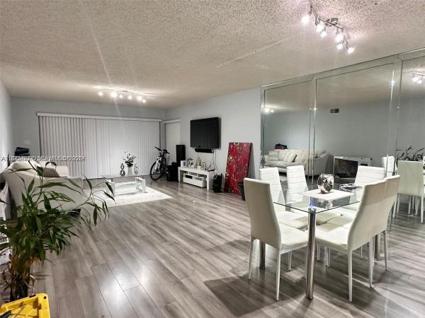 601 Ives Dairy Rd #401-8, Unincorporated Dade County, Florida 33179, image 1
