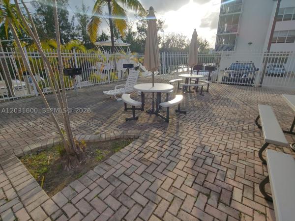 Eastern Shores White House, 3660 NE 166th St #511, North Miami Beach, Florida 33160, image 3