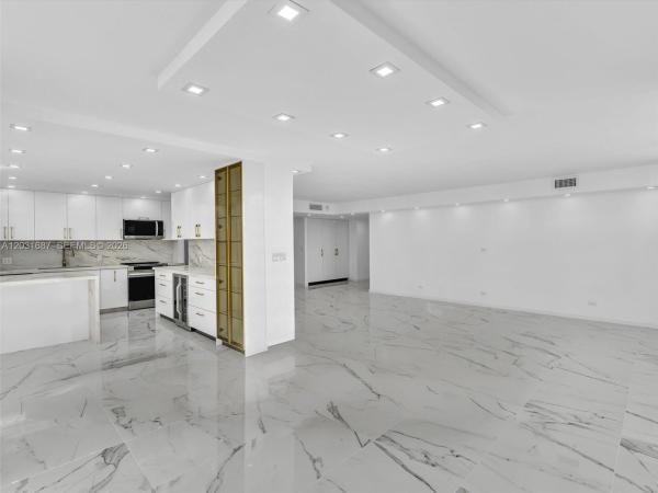 Winston Towers 300, 230 174th St #712, Sunny Isles Beach, Florida 33160, image 1