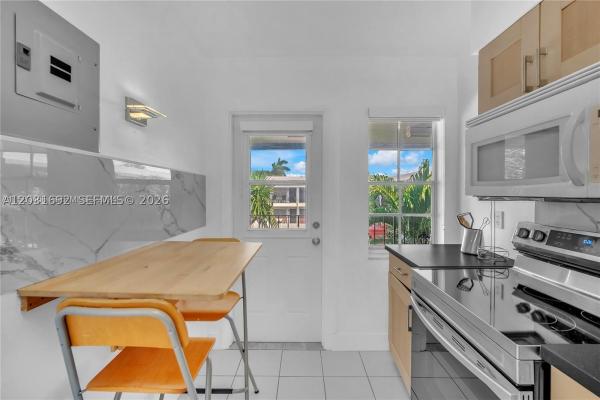 Colonial House, 1100 Atlantic Shores Blvd #402, Hallandale Beach, Florida 33009, image 3