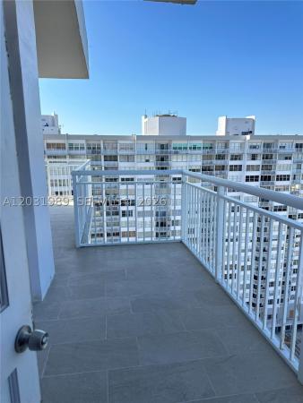Del Prado, 18051 Biscayne Blvd #PH-05-1, Aventura, Florida 33160, image 1