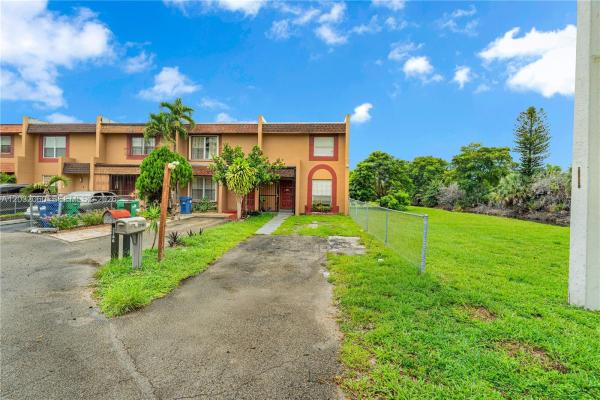 Leslie Estates, 2790 NW 196th St, Miami Gardens, Florida 33056, image 1