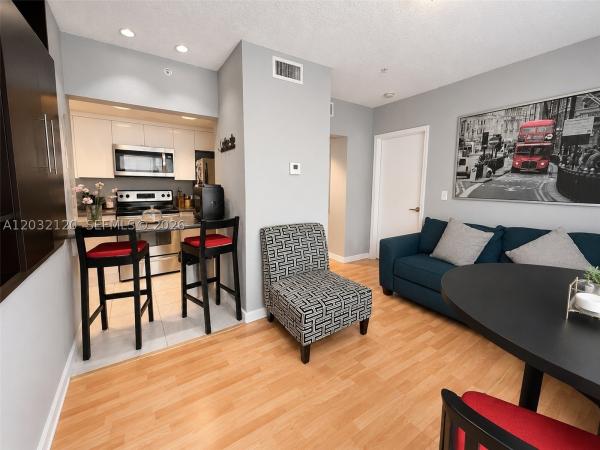 Welworth, 7326 Collins Ave #203, Miami Beach, Florida 33141, image 2