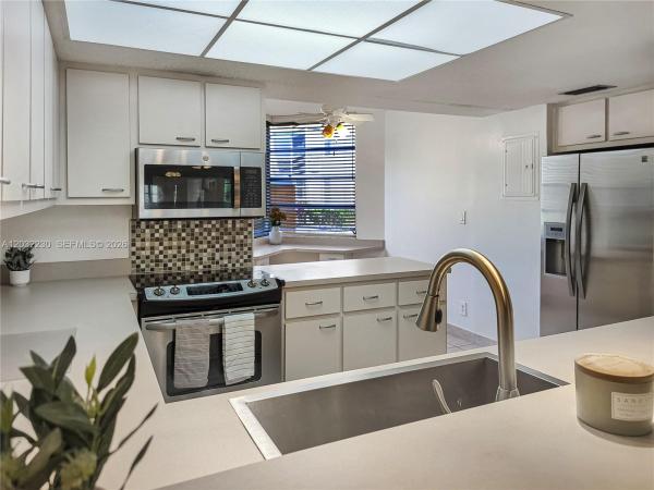 Sabal Palm Of Pine Island Ridge, 9531 Seagrape Dr #108, Davie, Florida 33324, image 1